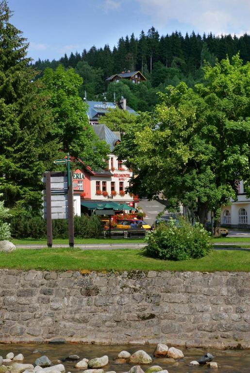 Hotel Pizzeria Belmonte Spindleruv Mlyn Exterior photo